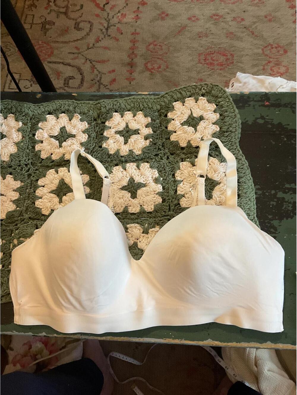 Soma White Underwire Bra with Lace Accents
